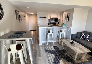 CHIC STUDIO STEPS FROM THE BEACH