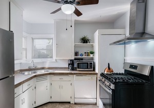 🏆IDEAL LOCATION🍷Riverwalk🌃Downtown🥘Pearl👑KING Bed