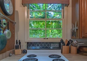 Secluded Corner Condo w/Nature Views, Wrap-Around Lanai, Free WiFi, Shared Pool
