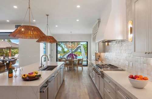 Kaanapali House | #1 Luxury BEACHFRONT! Pickleball, Sand Volleyball, 2 Gyms, Pool
