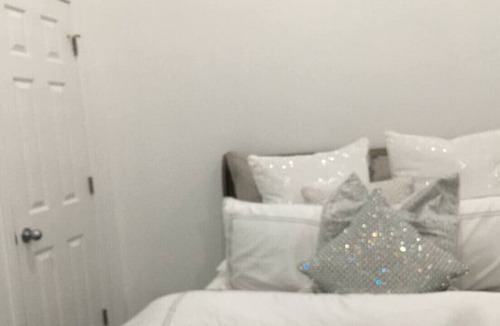 Georgetown House | 106) Extremely spacious 1 bedroom!