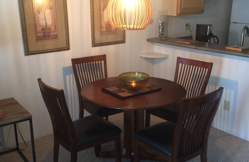 Kihei Condo | #162 Ground Floor Peak Ocean View New Stearns & Foster CA King Bed