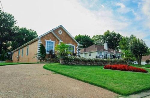 La Vergne Villa | 1Min to Percy Priest Lake 2 Masters Quiet Family Home