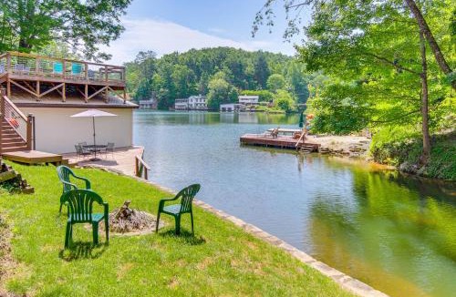Garner Cove House | 2-Story Deck: Waterfront Lake Lure Home!