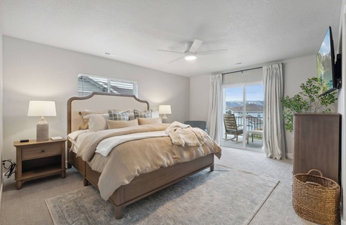 Midway House | 2 Suites|Hot tub|Arcade|BBQ|ESPN|H20+|No Cheap TP