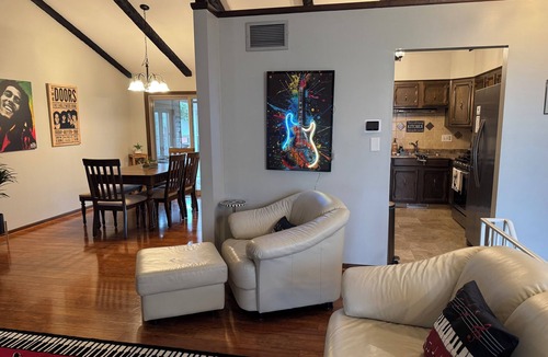 Newark House | 3-bd 2 bath Featuring a Music Decor, Large yard with Seating areas & Activities