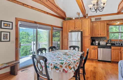 Townsend House | 3 Bedroom, 3 Bathroom with Mountain View