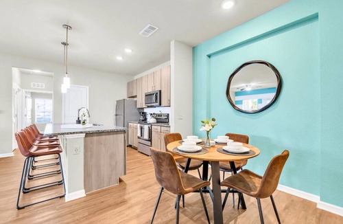 Northside Apartment | 3-Bedroom Family Suite with Pool, Arcade Games, Gym, Free Parking, Baby Gear
