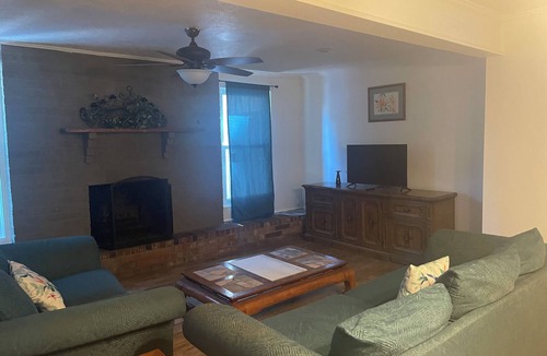 Jacksonville House | 3-bedroom house in perfect Jacksonville with cool AC for relaxing