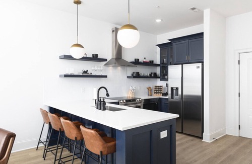 Cleveland Park House | 3 Miles to Downtown Broadway Bars - Walk to Coffee
