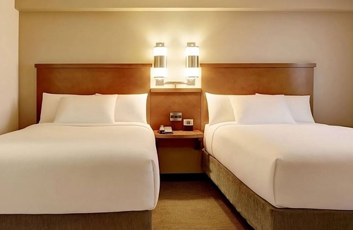 Gwinnett Place Hotel | 3 Pet-friendly Units! Pool Access and Free Parking & Pool Access!
