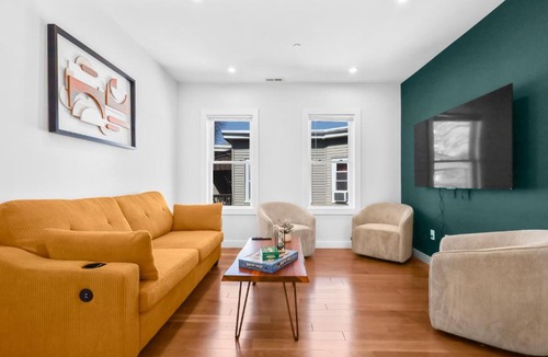 East Somerville Apartment | 3BR2Bth TD Garden,MIT,Harvard,BOS,2 Parking Spaces