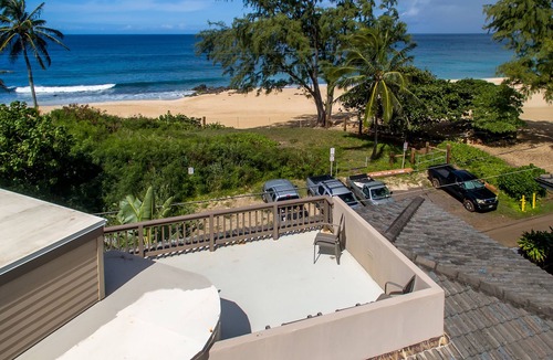 Pupukea House | 4 bedroom, 2.5 bath, Sleeps 9 in beds