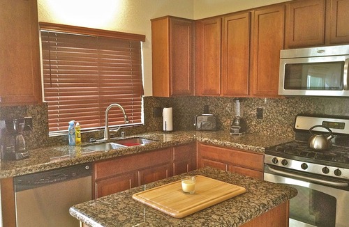 Enterprise House | 4 bedrooms 3 bathrooms. Easy access to stripe. Pet and family friendly.