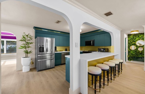 Pompano Beach House | 5 Min to Beach Heated Pool Hot Tub BBQ