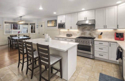Rainier Valley House | 5BD Spacious Seattle Home With Gameroom ~ Near Sea-Tac Airport!