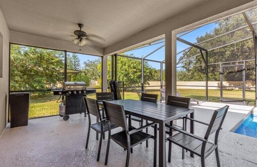 Crystal Cove House | 6 Bedrooms/4.5 Bathrooms/Crystal Cove (957 EG)