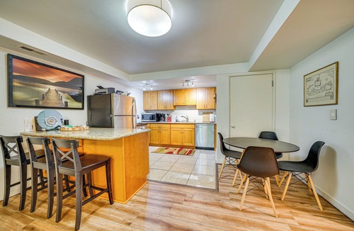 Mercer Island Apartment | 8 Mi to Lumen Field: Pet-friendly Apt w/Hot Tub