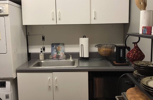 Sans Souci Apartment | Alora Abode Studio near Furman University