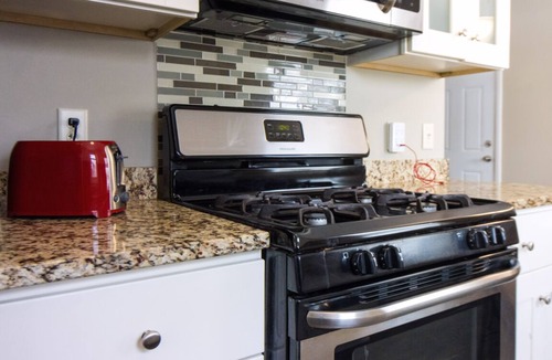 Highland House | ♥ Amazing HOME next to Everything ♥ MOA ★ Airport ★ Parks ★ super CLEAN