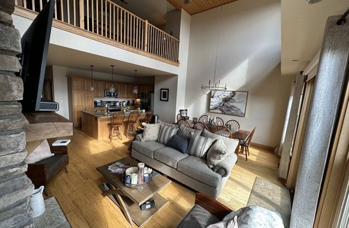 Wolf Laurel House | Appalachian Hideaway Perfect west Views - Hatley Pointe less than 5 minutes away