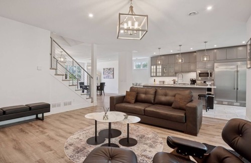 Wayzata House | Architecturally designed 4 bedroom home walking distance to downtown Wayzata