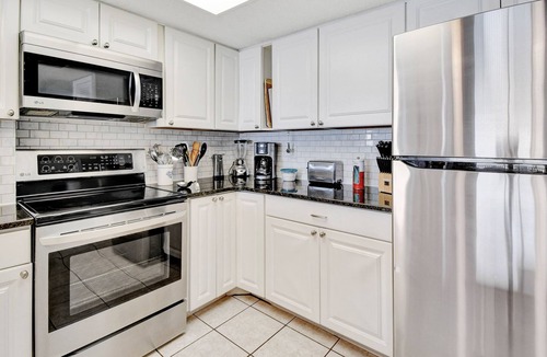 Madeira Beach Condo | AUGUST RATES LOWERED! BEACH LOUNGES AND UMBRELLA SERVICE INCLUDED!