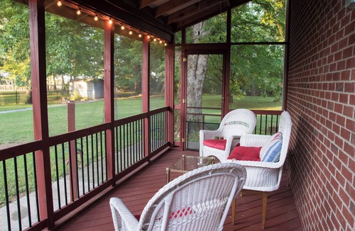 Donelson Apartment | Award Winning Chalet Retreat-Downtown Nashville Opry and More! Premier Partner