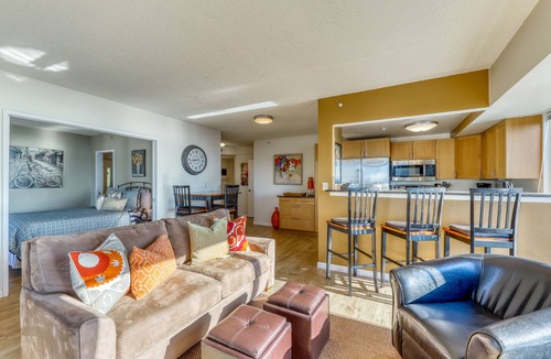 Downtown Seattle Condo | Bayview suite w/great views, walk score of 100 & shared indoor pool & hot tub