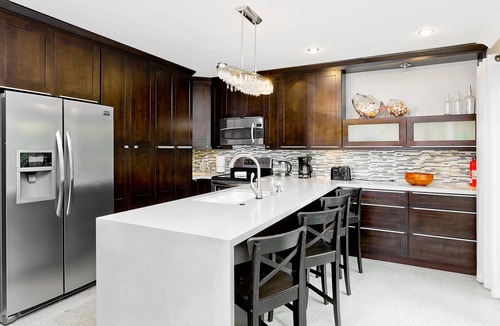 Lauderdale-by-the-Sea House | Beach Resort Getaway with Jacuzzi and Heated Pool
