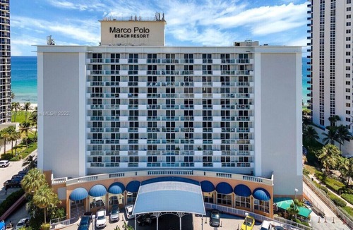 Sunny Isles Beach Apartment | Beach Studio in Sunny Isles - amazing pool - beach & city view - private balcony