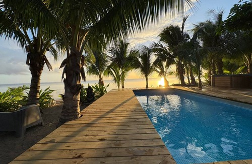 Moorea-Maiao Apartment | Beachfront Bungalows With Sunset Views in Haapiti