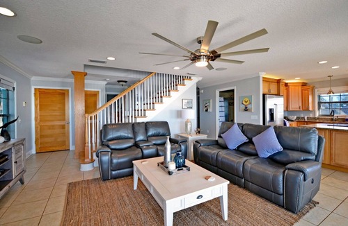Ilexhurst House | BEACHFRONT HOUSE DIRECTLY ON SOFT SUGAR WHITE SANDS VRC19-000234