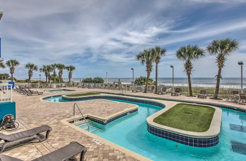 Myrtle Beach Apartment | Beachfront Resort with Ocean View - Near Boardwalk!