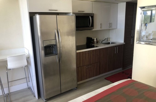 Sunny Isles Beach Hotel | Beachfront studio, Heated Pool, Beach, Sauna, Gym , Resort