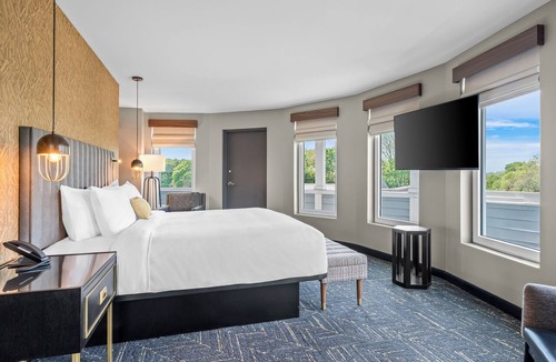 Ward Two Hotel | Beacon Suites Hotel