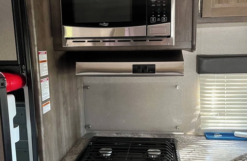 Berrien Springs House | Beautiful 1 bedroom recreational vehicle with AC in Berrien Springs