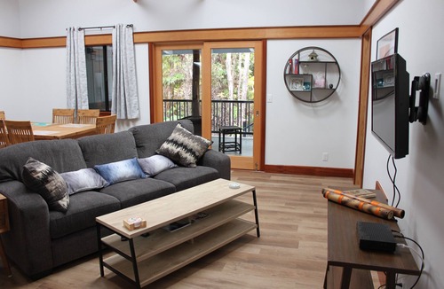 Ohia Estates House | Beautiful 3 Bedroom Rainforest Retreat, minutes from HVNP
