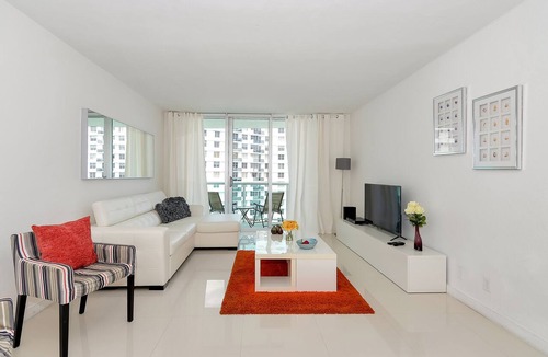 Hollywood South Central Beach Condo | Beautiful apartment with ocean view on Hollywood Beach