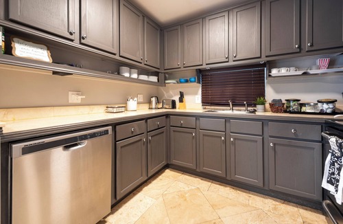 South Middle River House | Beautiful ENTIRE HOME Near Wilton Manors, Las Olas Blvd & the Beach