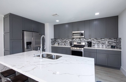 Downtown Hollywood House | BEAUTIFUL FULLY RENOVATED HOUSE ONLY MINUTES FROM THE BEACH!