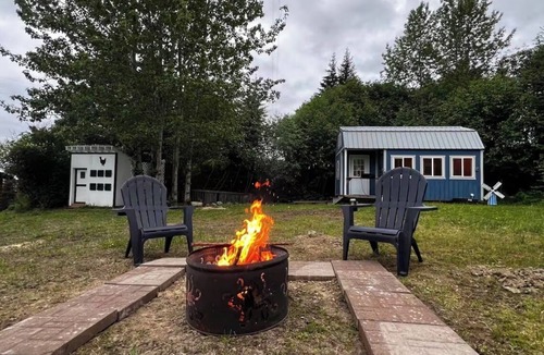 Diamond Ridge Cabin | Beautiful Glamping Dry Cabin in Homer