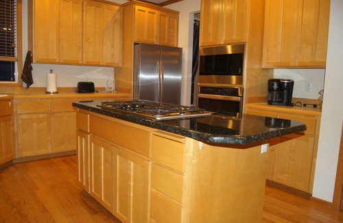 Newport House | Beautiful Home in Bellevue for family or friends to get together.