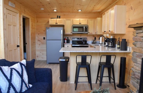 Smoky Mountains Cabin | Beautiful modern cabin, with amazing mountain views and enchanting sunsets.