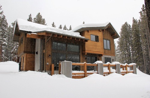 Blue River Cabin | Beautiful Modern Rustic Lodge on the Blue River