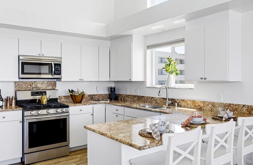 South Oceanside House | Beautiful UPPER LEVEL Pet-Friendly Oceanfront Duplex P1111-1
