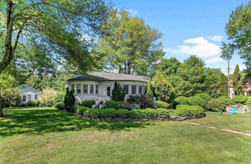 Union Pier House | Beautiful vintage pool home in Union Pier 2 blocks from private beach