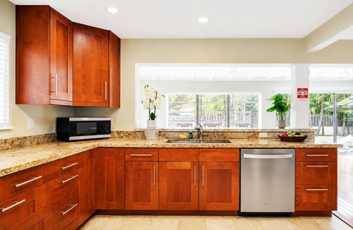 South Lake House | Best Area Spacious 4BR Heated Pool Mins To Beach