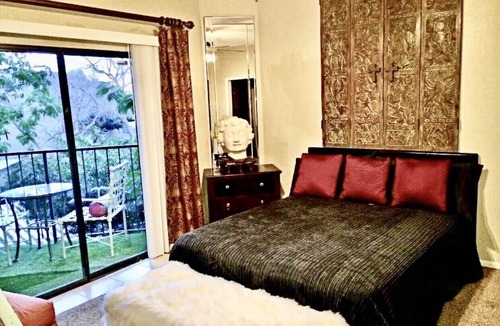 Camelback East Condo | Best Central Location! NEW 2 bed/2 bth REMODELED condo , HIP, SAFE,WALKABLE!