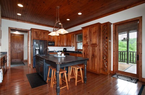 Dandridge Cabin | Blessed Getaway: Theater+LakeView+GAMES!
